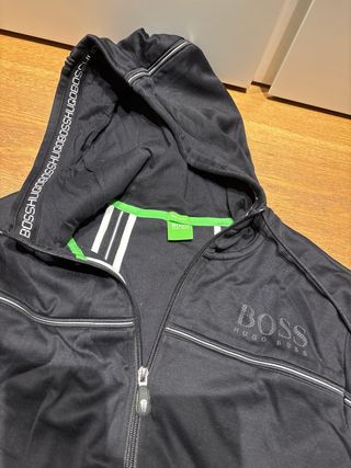 Sudadera Hugo BOSS negra con cremallera