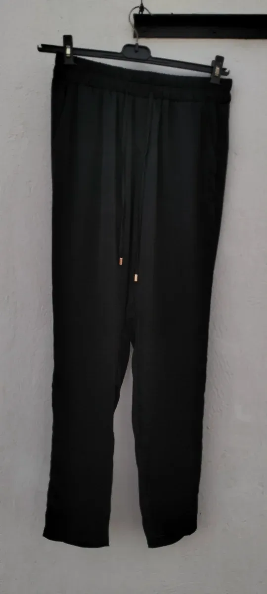 Pantalón negro Sfera