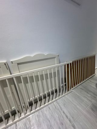 Cuna de bebé blanca