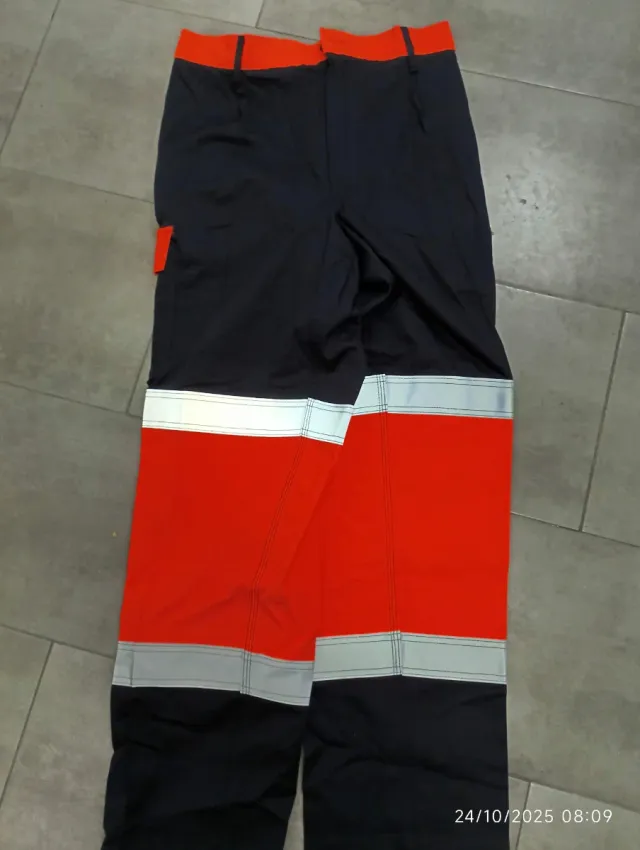 Pantalón de trabajo negro y naranja 