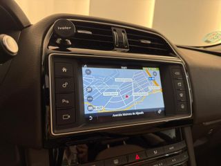 Jaguar F-Pace 2.0L i4D 120kW R-Sport