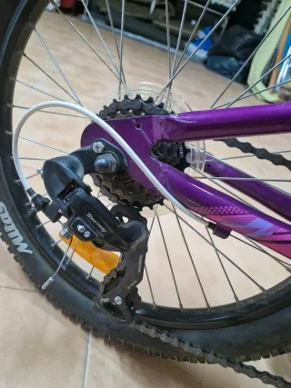 Bicicleta niña Coluer morada. Totalmente nueva