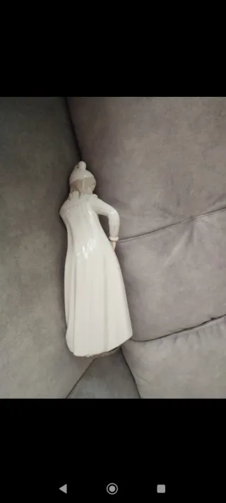 Figura Niña con camisón roto vintage Nao Lladro.