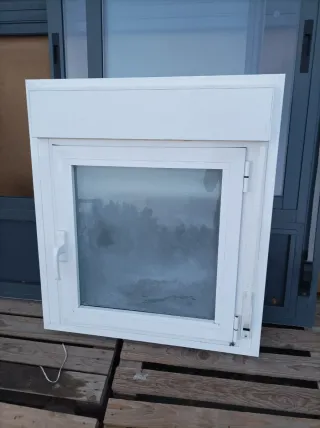 Ventana aluminio con persianas