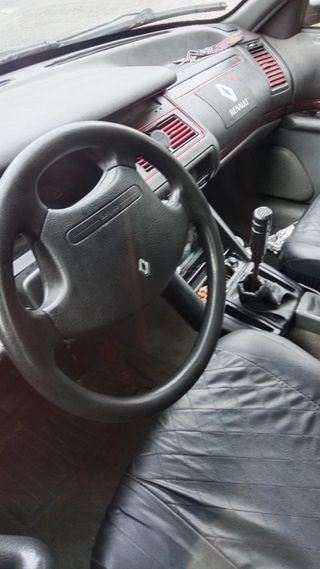 Renault Safrane 1998