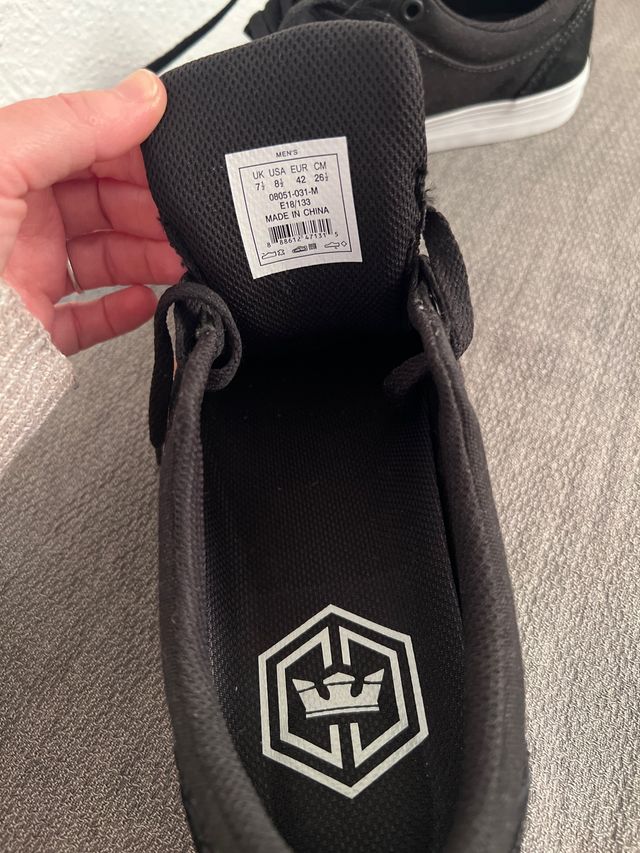 Zapatillas Supra Negras y Marrones