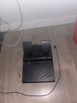 Volante Thrustmaster + F1 23