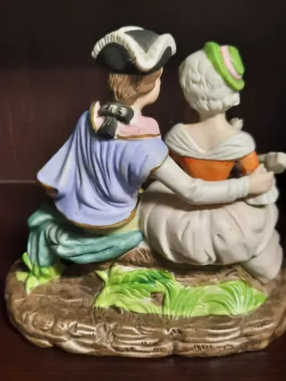 Statua ceramica coppia romantica