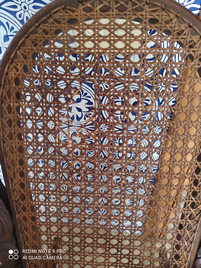 Vecchia griglia per sedia a dondolo da restaurare