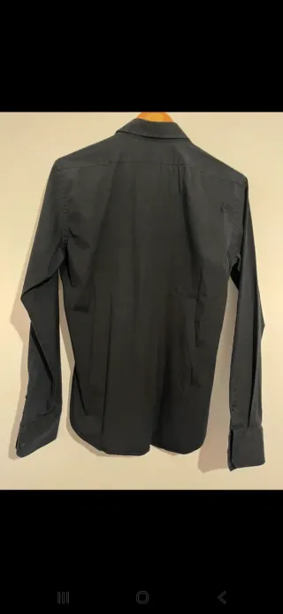 Camisa negra de vestir