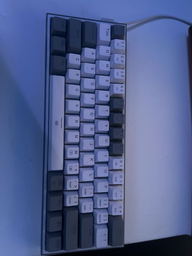 Teclado Gaming Redragon K617 Gris/Blanco