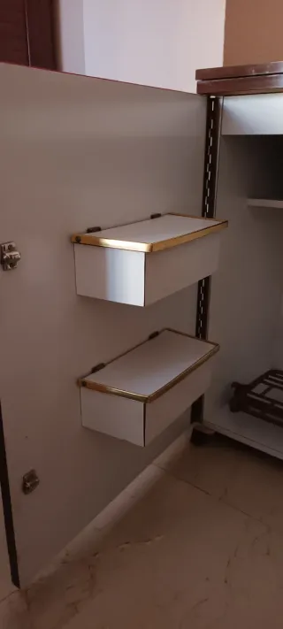 Máquina de coser Sigma con mueble