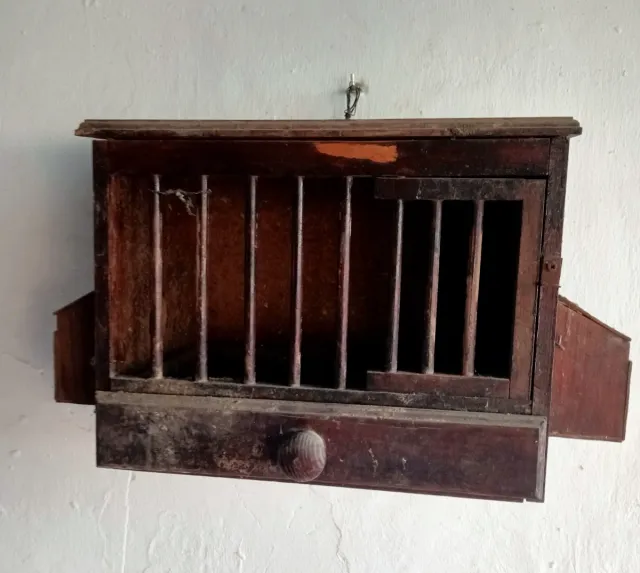Jaula de Madera Antigua