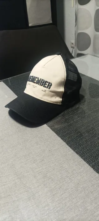 Gorra H&M Bicolor Rejilla