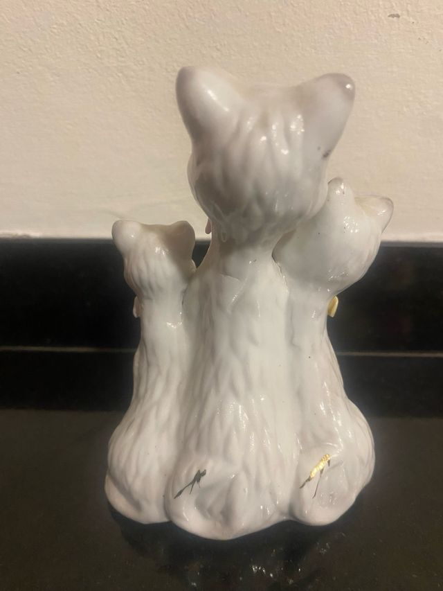 Figura de porcelana de gatos