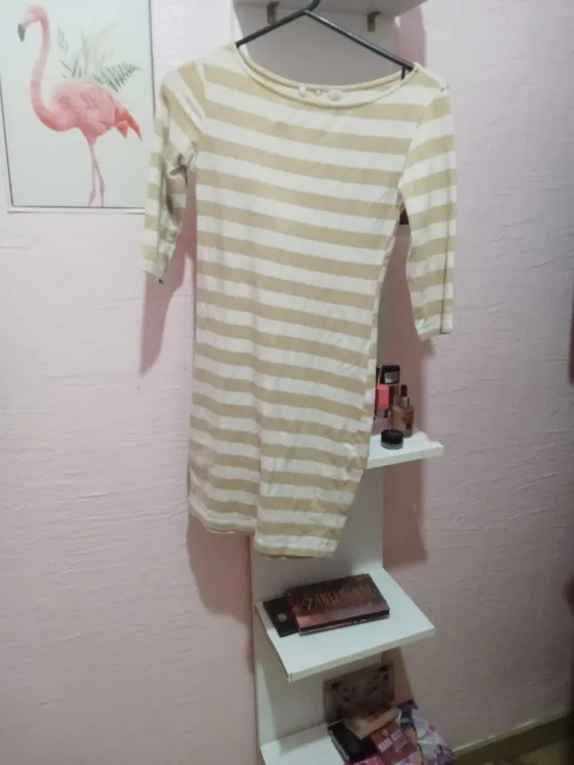 Vestido de rayas beige y blanco