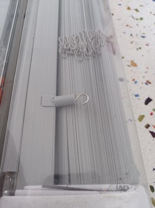 Lotto di 2 tende veneziane in pvc