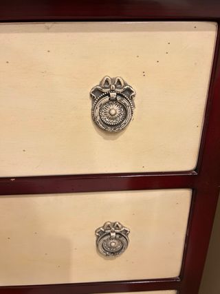 Cómoda de madera con 4 cajones