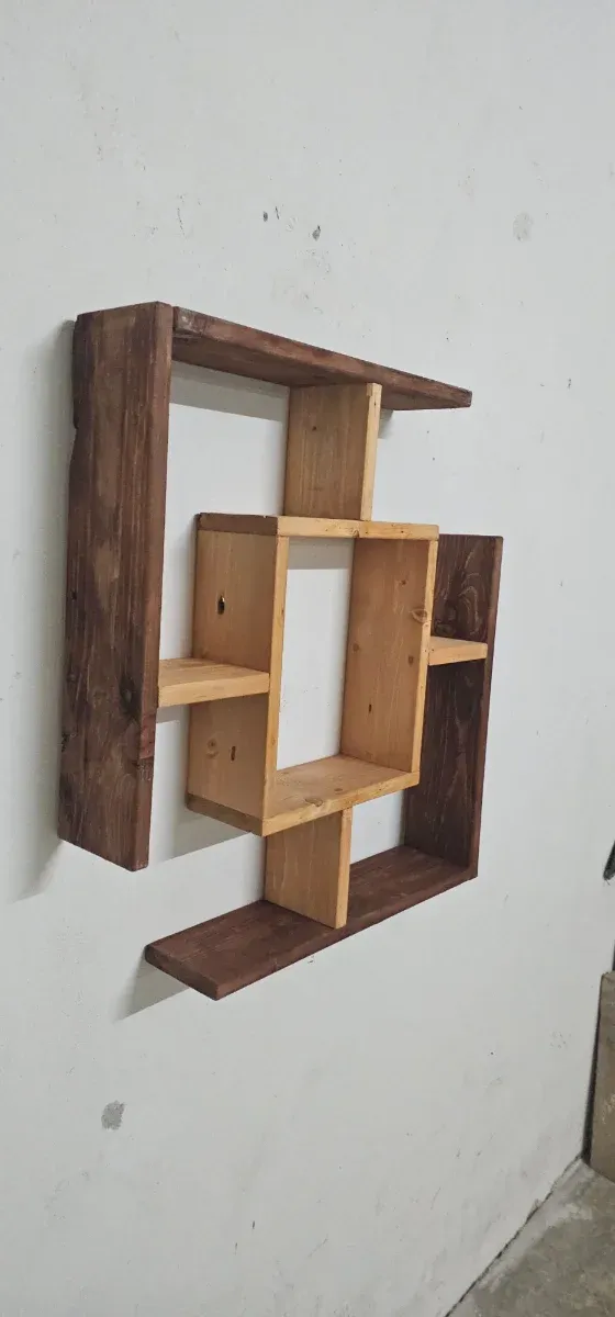 Mensola in legno design moderno