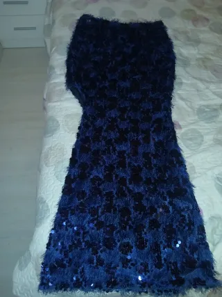 Vestido azul con lentejuelas