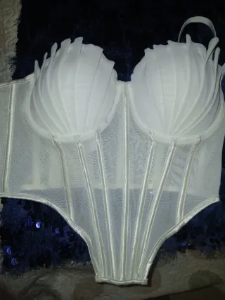 Vestido azul con lentejuelas