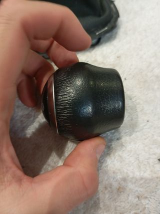 Pomo y funda cambio Toyota Yaris P13