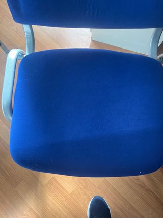 Silla de oficina tapizada azul