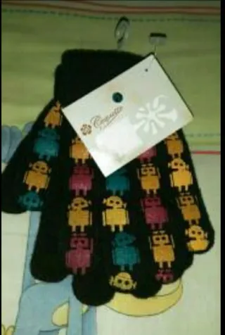 Guantes negros con estampado