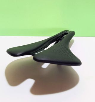 Sillín bicicleta ultraligero Negro