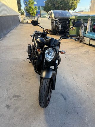 Suzuki Gladius SV650 2015