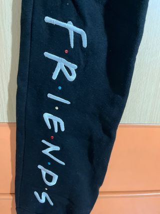 Pantalón chándal FRIENDS negro