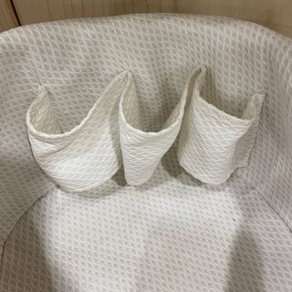 Cesta mimbre y funda cambiador piqué Pili Carrera