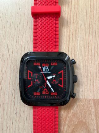 Reloj YESS Negro y Rojo como nuevo