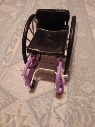 Barbie en silla de ruedas