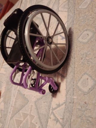 Barbie en silla de ruedas