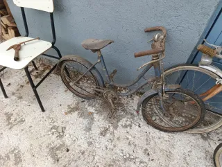 Bicicleta antigua azul