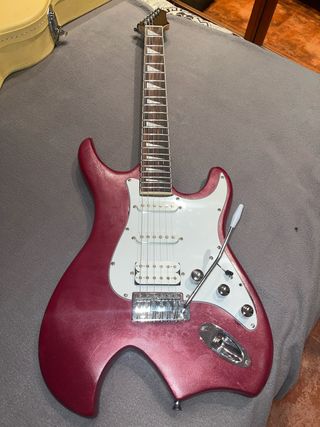 Guitarra Warlock ideal para Metal Punk Rock