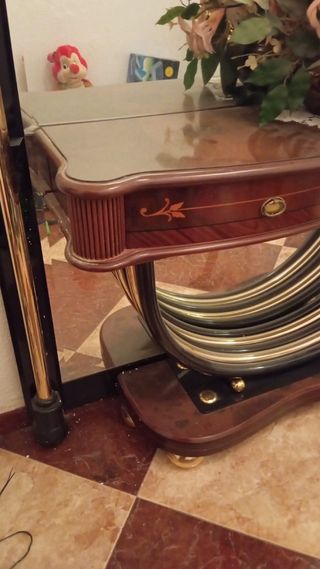 Mueble de entrada espejo y perchero
