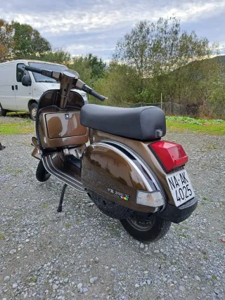 Vespa 200e PX Iris