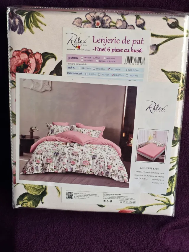 Ropa de cama floral verde y blanco
