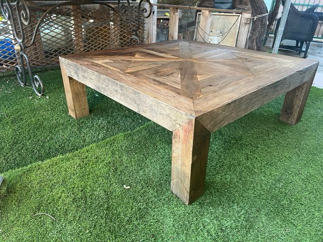 Mesa de centro de madera rústica