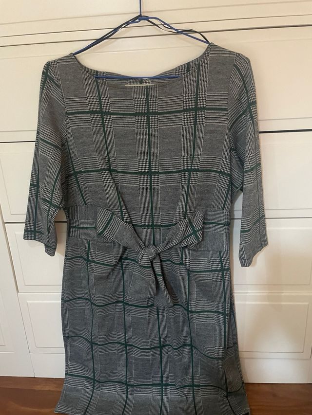 Vestido de cuadros gris y verde