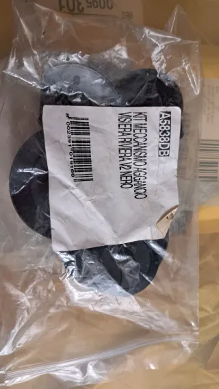 Kit Aggancio Visiera Riviera V2 Nero