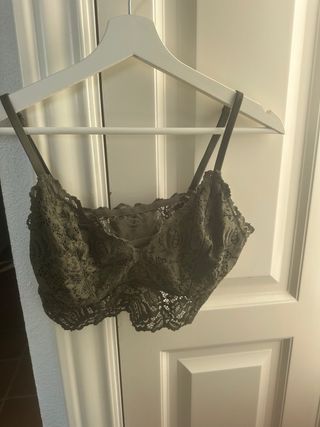Bralette de encaje verde oliva talla M