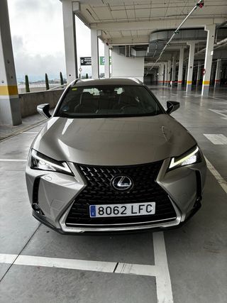 Lexus UX 2021