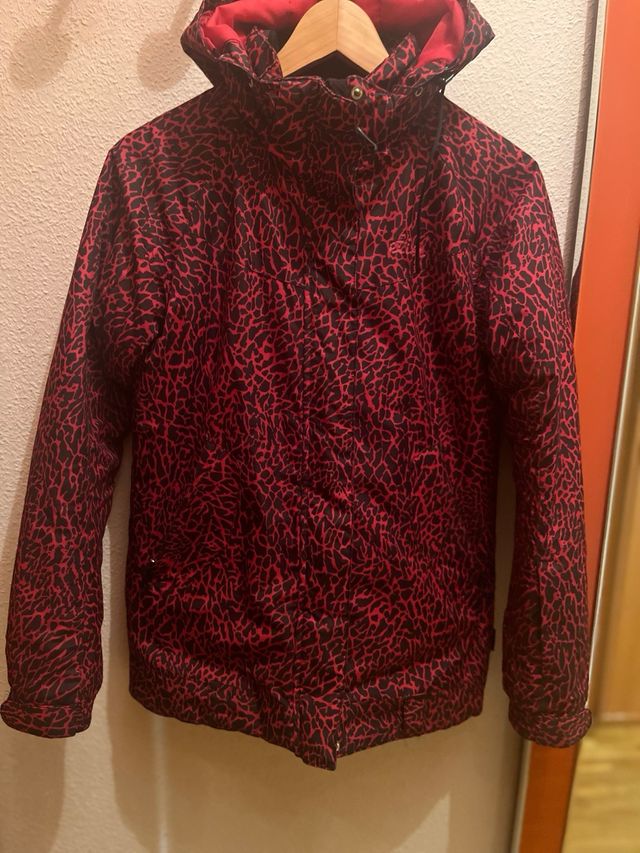 Abrigo cortavientos estampado