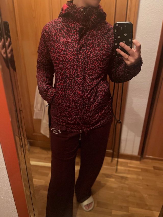 Abrigo cortavientos estampado