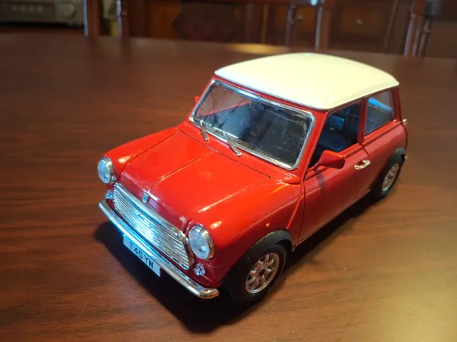 Morris Mini 1:18 Años 60