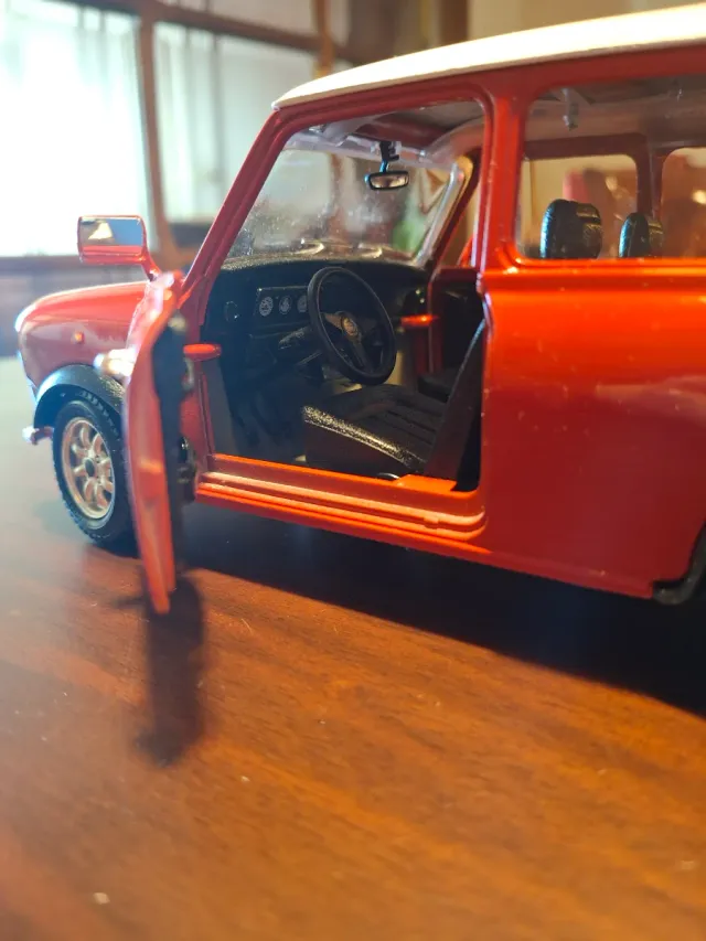 Morris Mini 1:18 Años 60