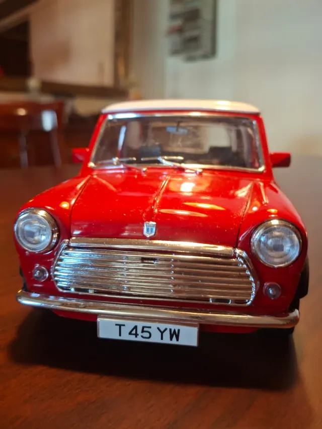 Morris Mini 1:18 Años 60